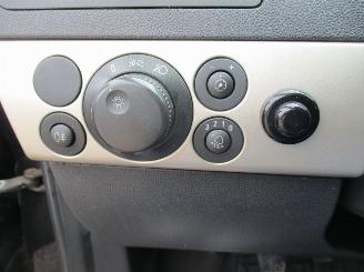 Opel Astra GTC 1.6 Business picture 36