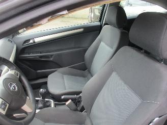 Opel Astra GTC 1.6 Business picture 30