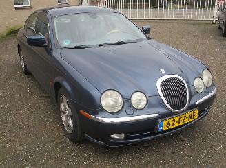 damaged passenger cars Jaguar S-type 3.0.V6 Automaat 1999/4