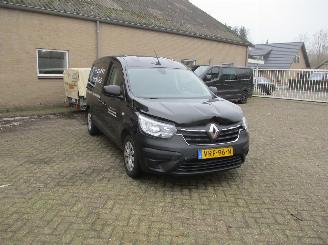 krockskadad bil auto Renault Express 1.5 dCi Comfort + 2022/6