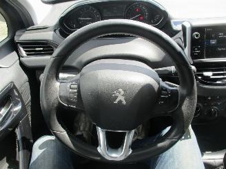 Peugeot 208 1.2 Pure T Urban Soul 1E Eig picture 18