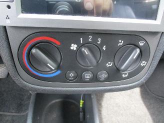 Opel Tigra 1.4-16V Cosmo NAP picture 17