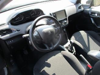 Peugeot 208 1.2 PureT BlueLion NAP REST BPM 400 EURO !!!! picture 23