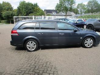 Opel Vectra STATION WAGON 2.2-16V Executive Aut picture 8