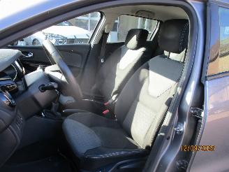 Renault Clio 0.9 TCe Estate picture 18