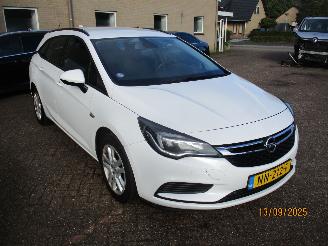 škoda osobní automobily Opel Astra SPORTS TOURER 1.0 Online Ed REST BPM 500 EURO !!!! 2017/3