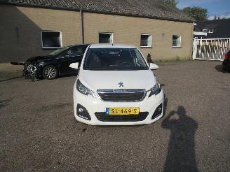 Peugeot 108 1.0 e-Vti Active Airco NAP picture 2