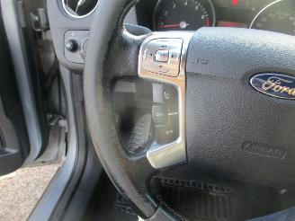 Ford Mondeo 2.0-16V Trend Wagon picture 18