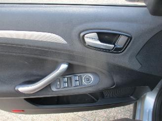 Ford Mondeo 2.0-16V Trend Wagon picture 16