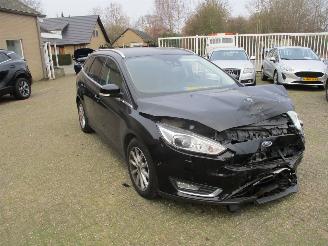 Voiture accidenté Ford Focus 1.5 Titanium Automaat wagon 2017/5