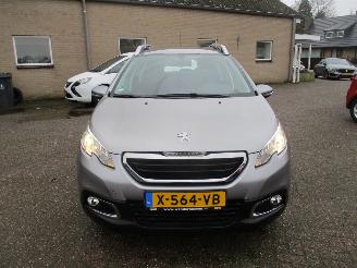 Peugeot 2008 1.2 PT BL Executive picture 2