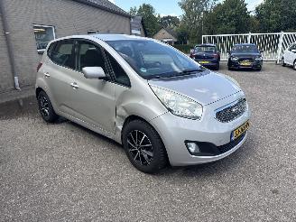 Damaged car Kia Venga 1.4 CVVT X-ecutive 2011/1