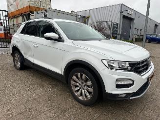 krockskadad bil auto Volkswagen T-Roc 1.5 TSI Sport Automaat 2020/2