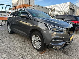 damaged passenger cars Opel Grandland 1.2 Turbo Innovation Automaat 2018/1