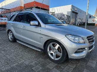 krockskadad bil auto Mercedes ML 350 BlueTEC 2012/1