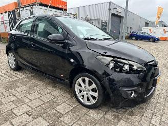 skadebil auto Mazda 2 1.3 GT-M Line 2011/1
