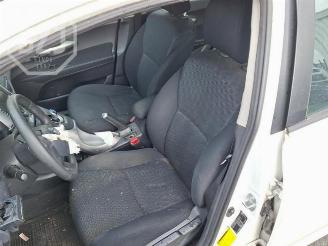 Toyota Auris Auris (E15), Hatchback, 2006 / 2012 1.8 16V HSD Full Hybrid picture 6