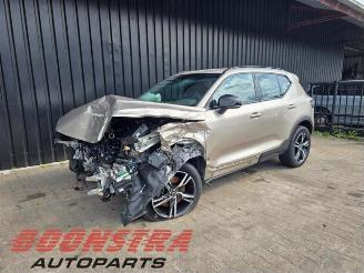 Vrakbiler auto Volvo XC40 XC40 (XZ), SUV, 2017 2.0 B4 16V Mild Hybrid Autom. 2024/7