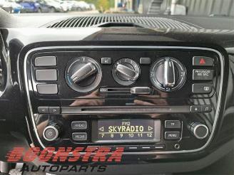 Volkswagen Up! Up! (121), Hatchback, 2011 1.0 12V 75 picture 11