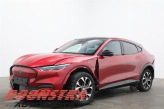 Uttjänta bilar auto Ford USA Mustang Mustang Mach-E, SUV, 2020 98kWh Extended AWD 2023/6
