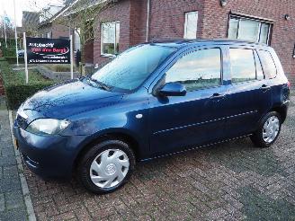 Voiture accidenté Mazda 2 1.4 Exclusive 2005/1