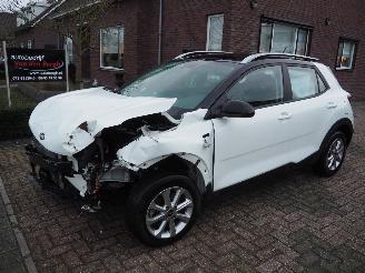 Damaged car Kia Stonic 1.0 T-Gdi MHEV DynamicLine 2021/6
