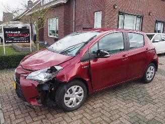 krockskadad bil auto Toyota Yaris 1.5 Hybrid Design 2018/6