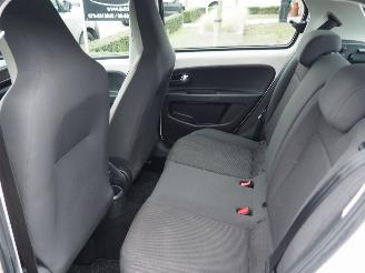 Volkswagen Up! 1.0 High Up! BlueMotion picture 18