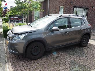 Schadeauto Peugeot 2008 1.2 PureTech Allure 2017/6