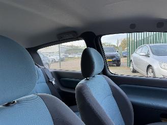 Renault Clio 1.2 16V 55KW KM: 70.000 NAP! picture 8