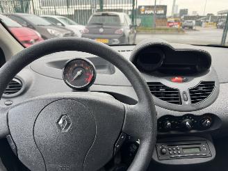 Renault Twingo 1.2 16V AIRCO picture 8