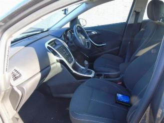 Opel Astra Astra J (PC6/PD6/PE6/PF6), Hatchback 5-drs, 2009 / 2015 1.6 16V picture 5