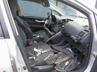 Toyota Auris Auris (E15), Hatchback, 2006 / 2012 1.4 D-4D-F 16V picture 4