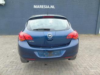 Opel Astra Astra J (PC6/PD6/PE6/PF6), Hatchback 5-drs, 2009 / 2015 1.6 16V Ecotec picture 2