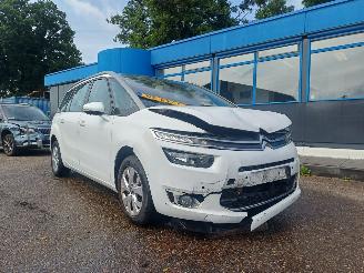 Damaged car Citroën C4 PICASSO 1.2 PureTech Intensive 2016/6