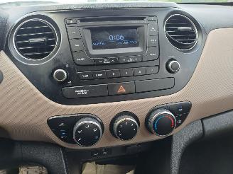 Hyundai I-10 1.0i i-Motion picture 9