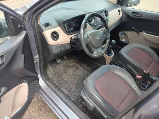 Hyundai I-10 1.0i i-Motion picture 5