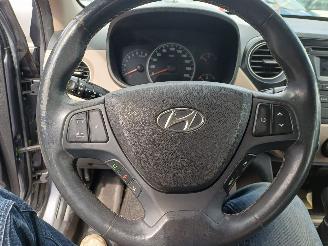 Hyundai I-10 1.0i i-Motion picture 8