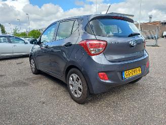 Hyundai I-10 1.0i i-Motion picture 3