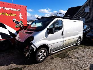 demontáž osobní automobily Renault Trafic 2.0 dci 2009/7