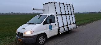 krockskadad bil bedrijf Hyundai H-200 2.5 D 2006/8