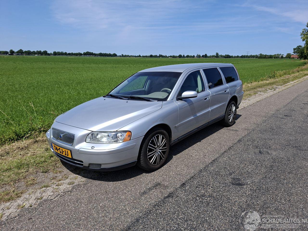 Volvo V-70 2.4 D AWD