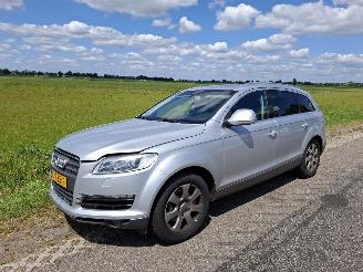krockskadad bil auto Audi Q7 3.0 TDI 2007/5