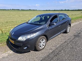 krockskadad bil auto Renault Mégane Estate 1.5 Dcif 2011/2