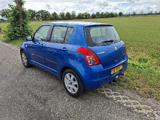 Suzuki Swift 1.3 16v picture 3