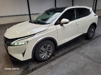 uszkodzony samochody osobowe Nissan Qashqai 1.3 MHEV 103-KW 6-Bak Acenta Panoramadak 2021/11