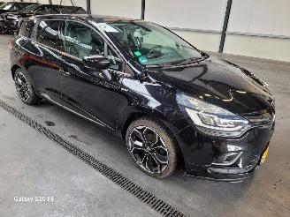 Schadeauto Renault Clio Grandtour 0.9 TCE 66-KW BOSE Panoramadak 2019/7