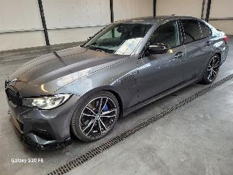 Schadeauto BMW 3-serie 330e Limo 215-KW Automaat M-SPORT 2021/1