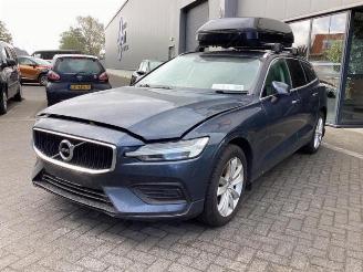 Salvage car Volvo V-60 V60 II (ZW), Combi, 2018 2.0 D3 16V 2019/11