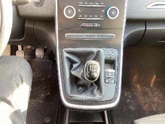 Renault Scenic 1.2 TCe Intens picture 10